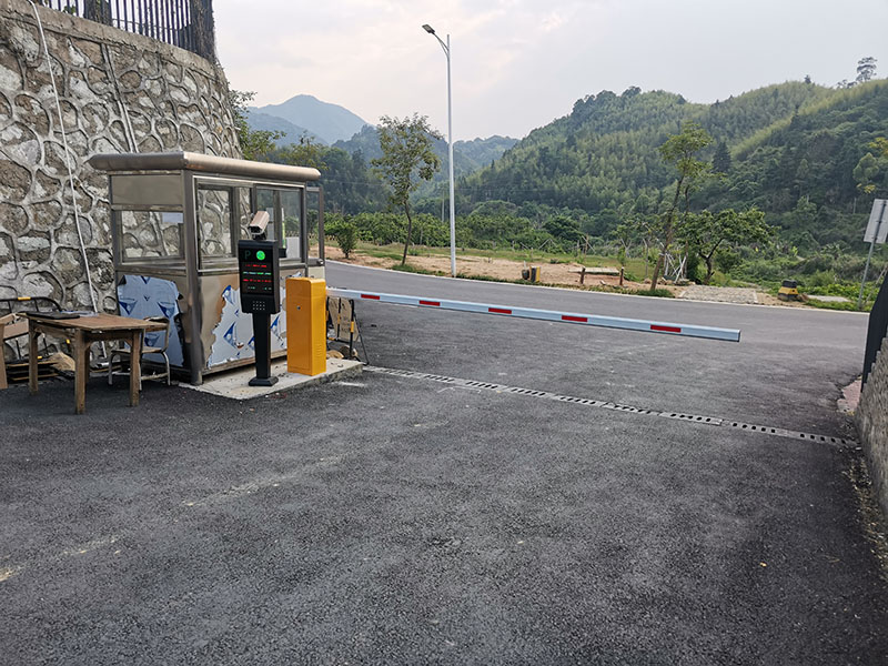從化溪頭旅游村1進1出智能停車系統(tǒng)